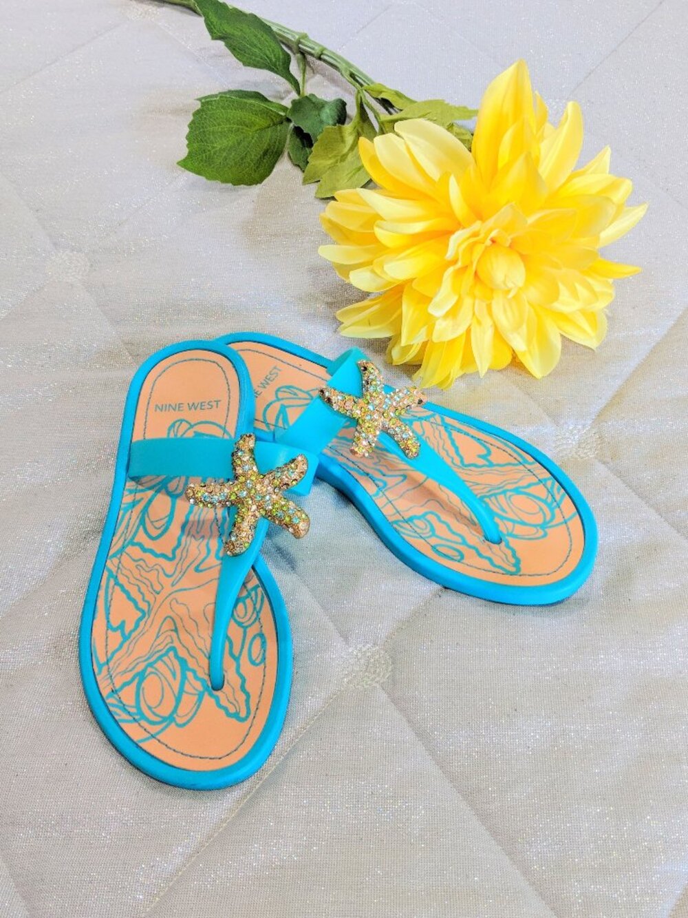 *NINE WEST Starfish Flat Sandals Sz 8
